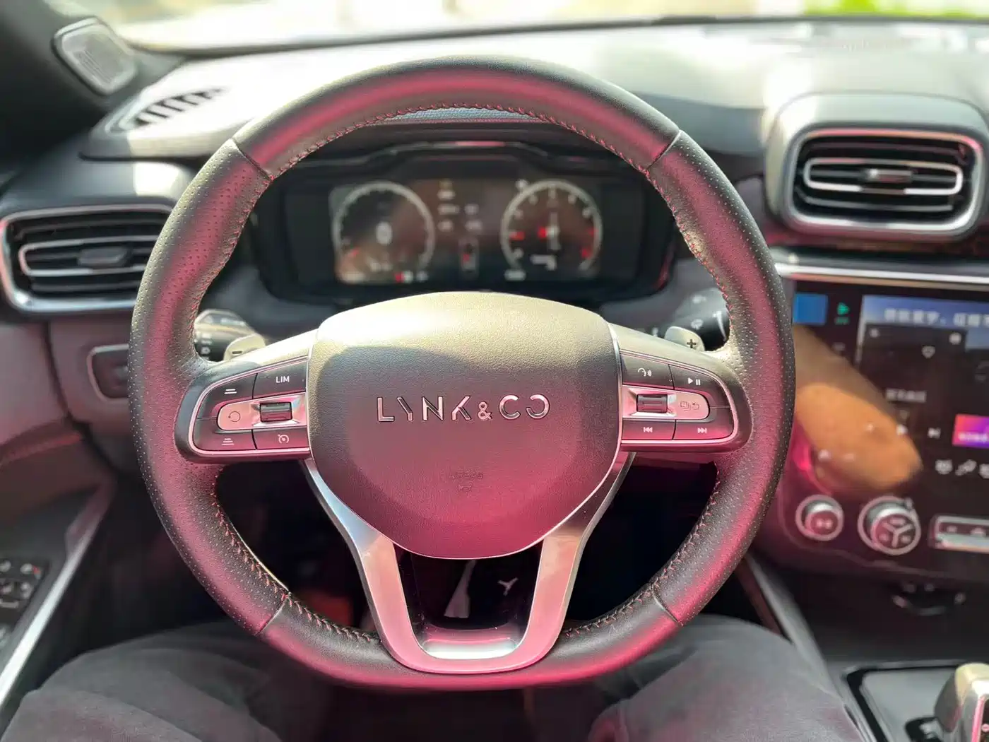 Lynk & Co 03 2020 2.0TD Auto Power Pro Edition фото 3