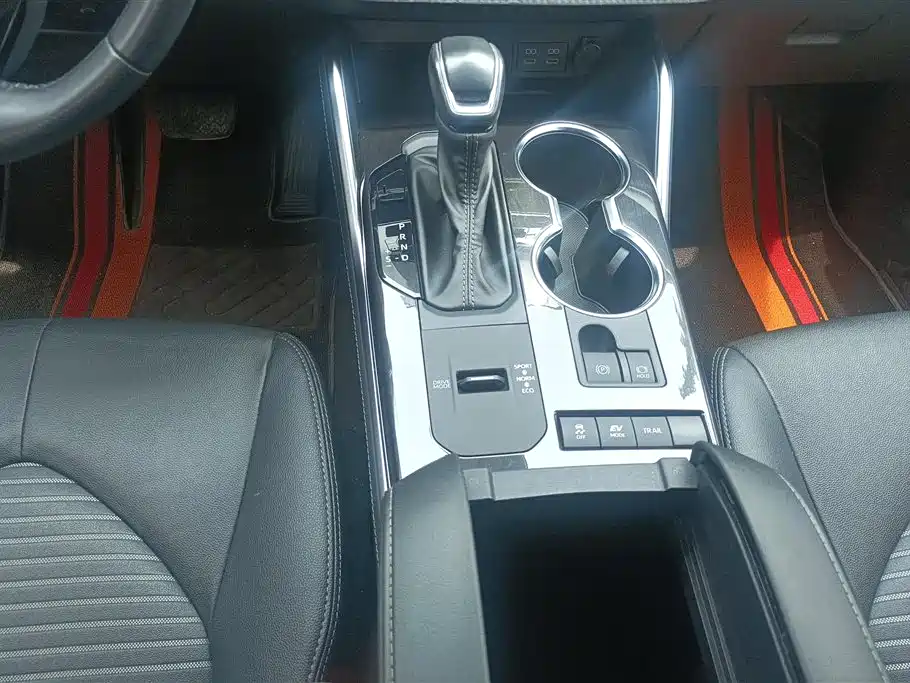 Toyota Crown Kluger 2021 2.5L HEV 4WD Luxury фото 16