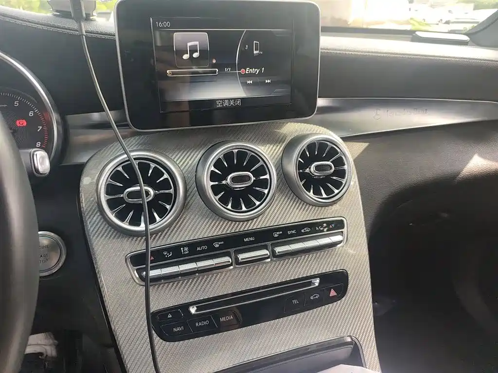 Mercedes-Benz GLC 2016 GLC 260 4MATIC Luxury фото 10