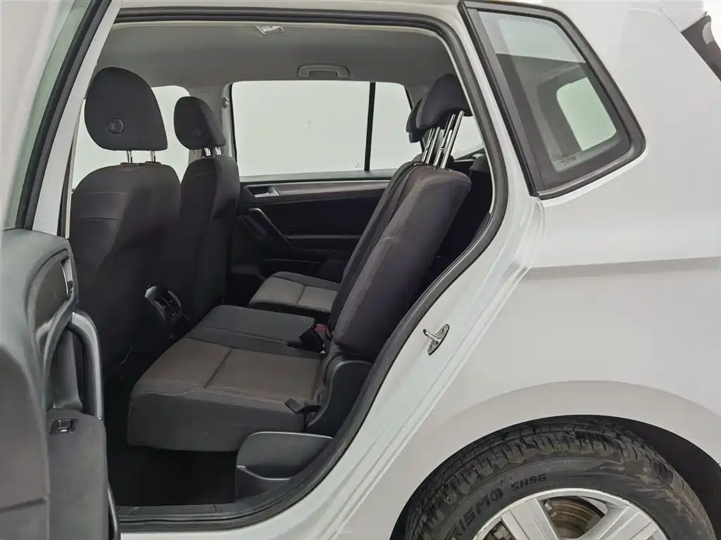 Volkswagen Golf Sportsvan 2016 1.6L Automatic Comfort фото 15