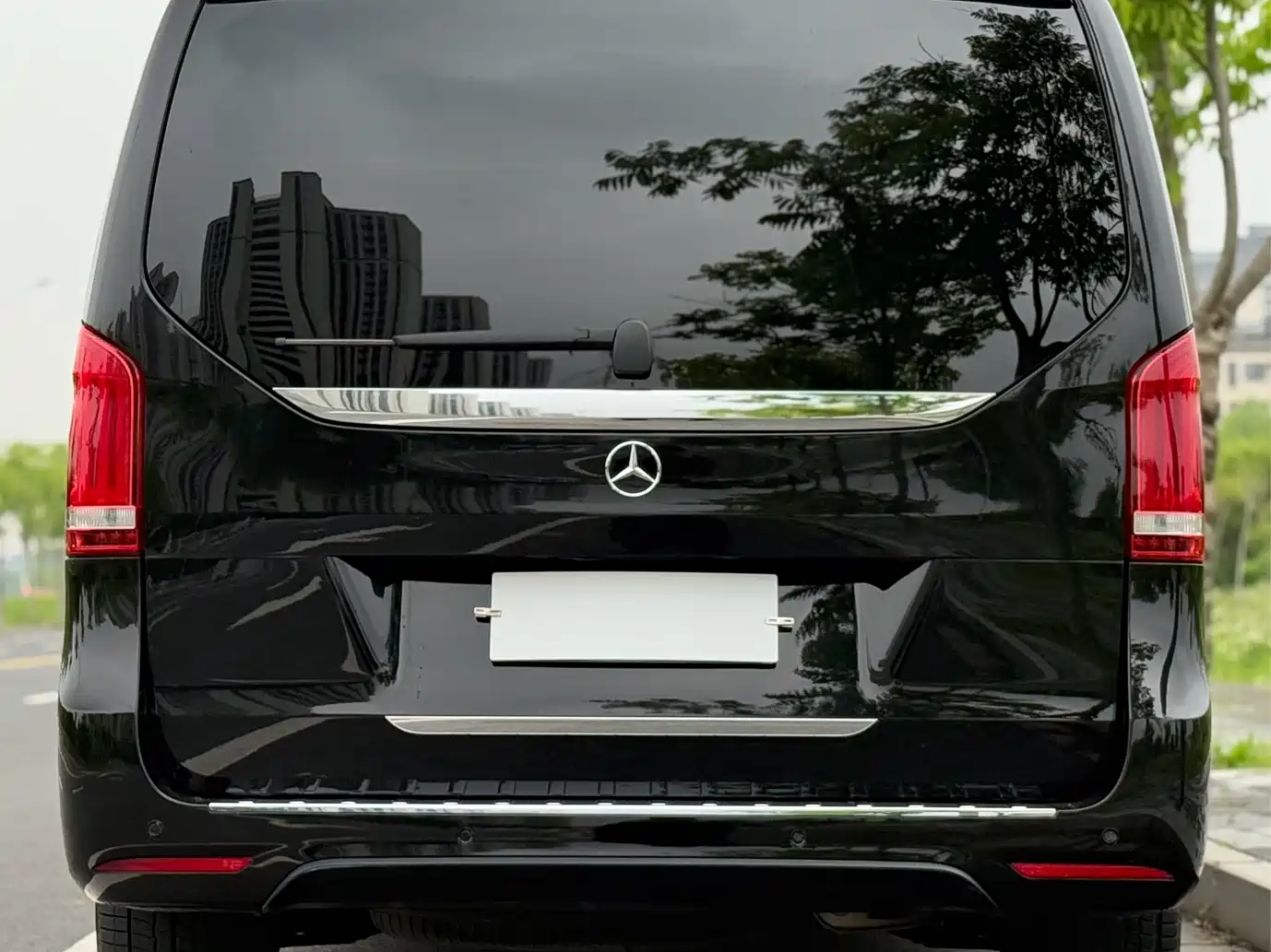 Mercedes-Benz V-Class 2022 V 260 L Long Wheelbase Luxury Edition фото 16
