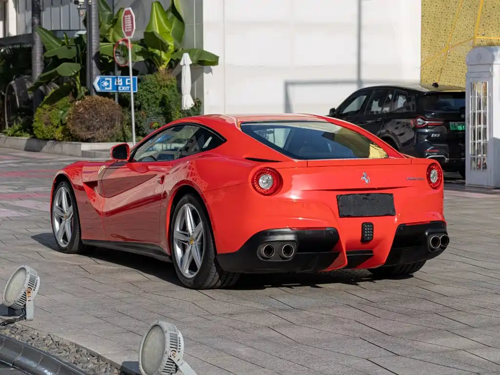 صورة 6 - Ferrari F12berlinetta