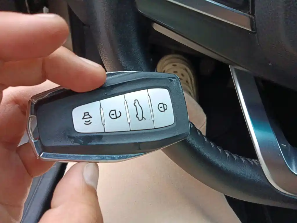 Фото 12 - Geely Emgrand