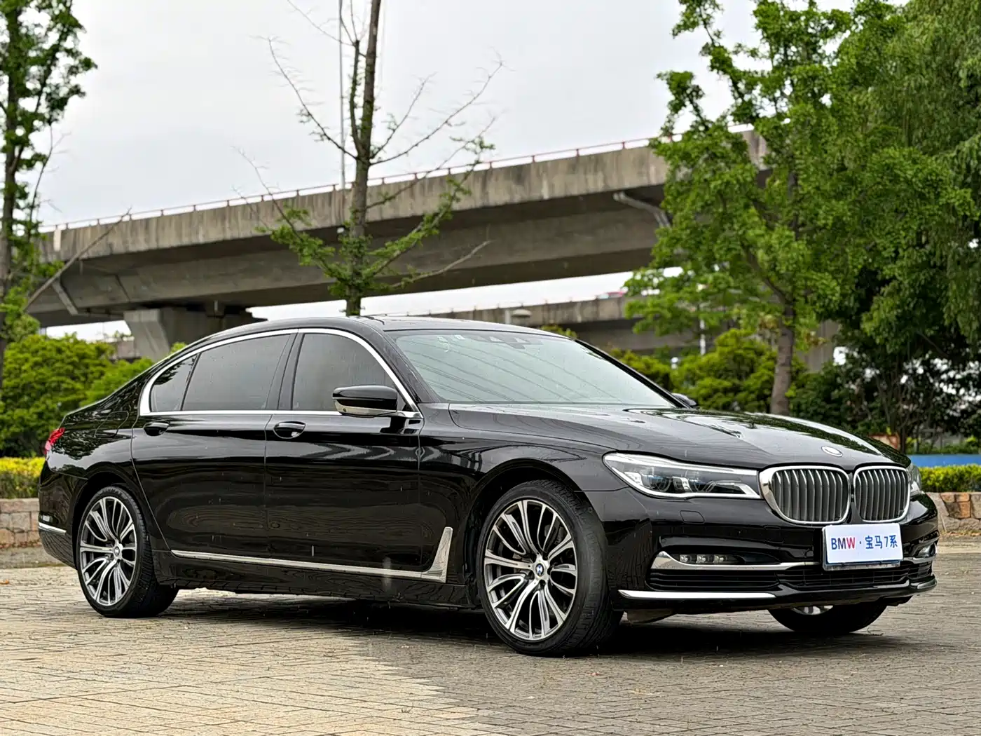 BMW 7 Series 2018 740Li xDrive Premium Type Excellence Package фото 3