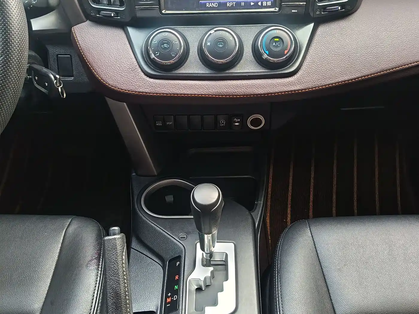 Toyota RAV4 Rongfang 2016 2.0L CVT 2WD Urban (China V) фото 16
