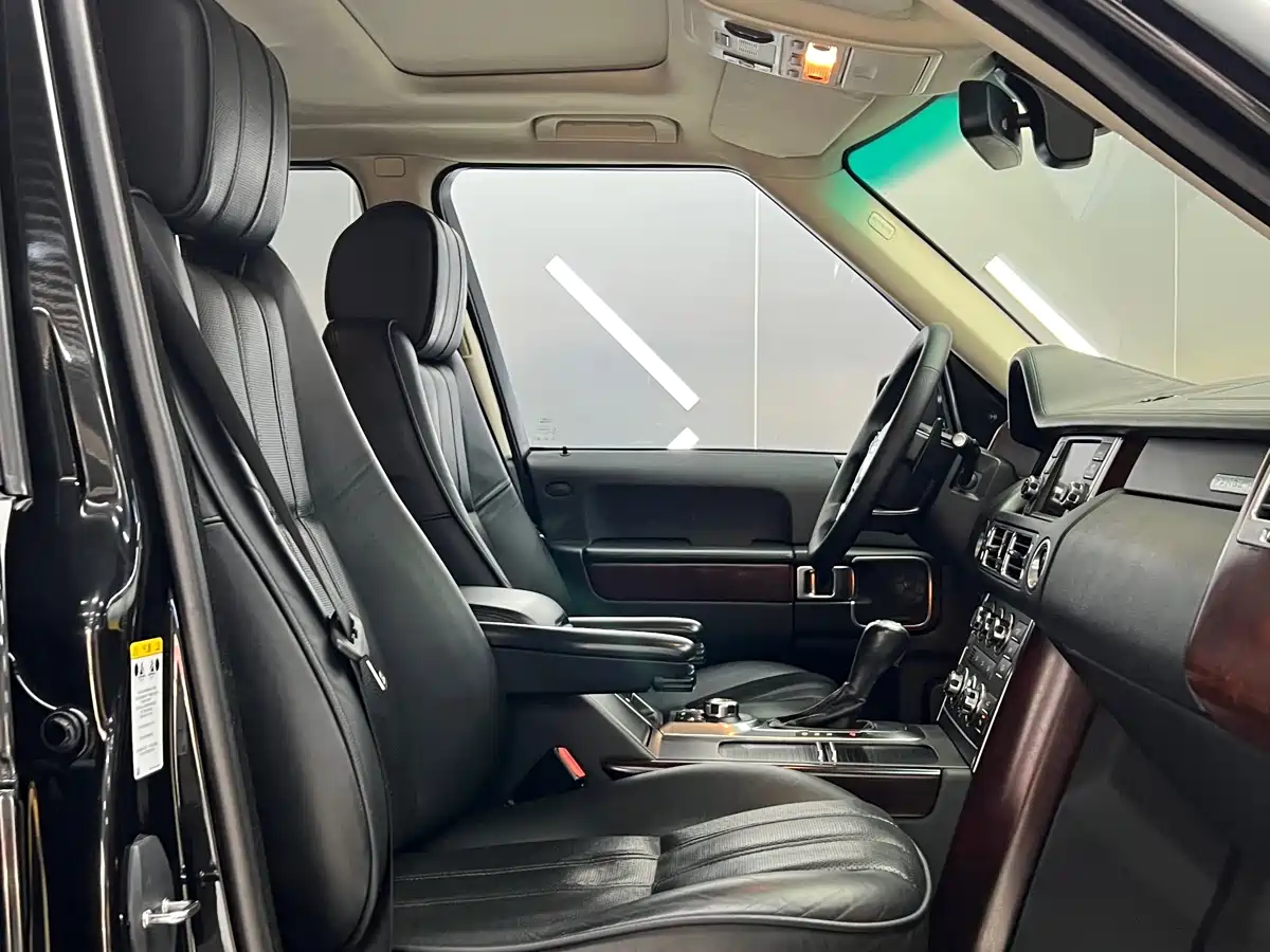 Land Rover Range Rover 2011 5.0 SC V8 фото 23