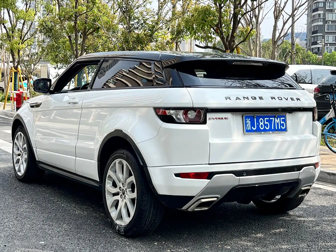 Land Rover Range Rover Evoque (Import) 2013 2.0T 3-door Dynamic Edition фото 7