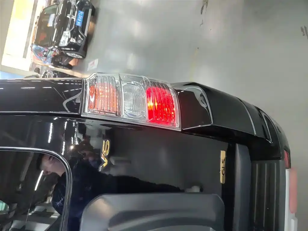 Mitsubishi Pajero (Import) 2016 3.0L Automatic Premium (China V) фото 8