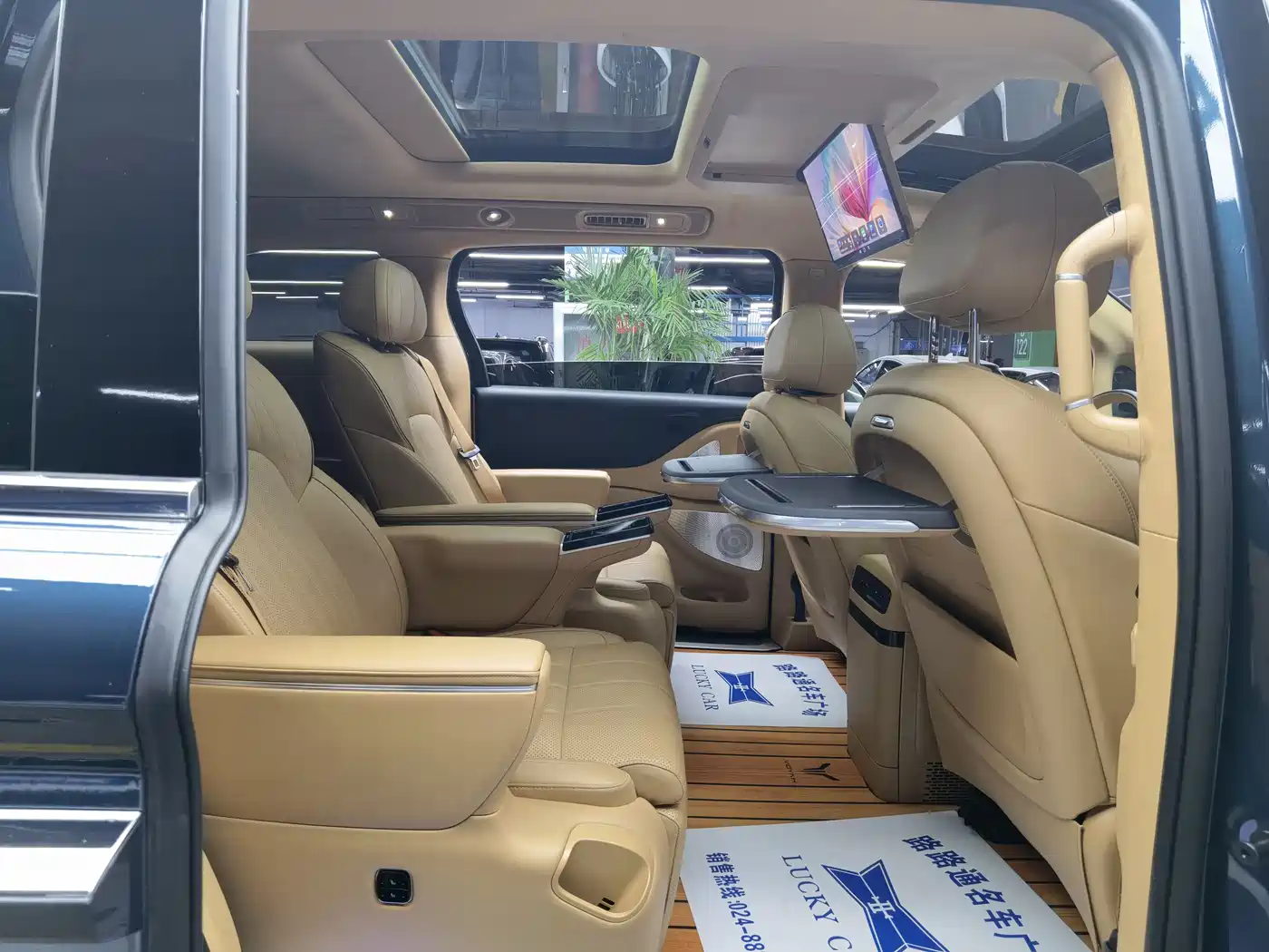 Voyah Auto Voyah Dreamer 2025 PHEV AWD Flagship Qian Kun Edition фото 8