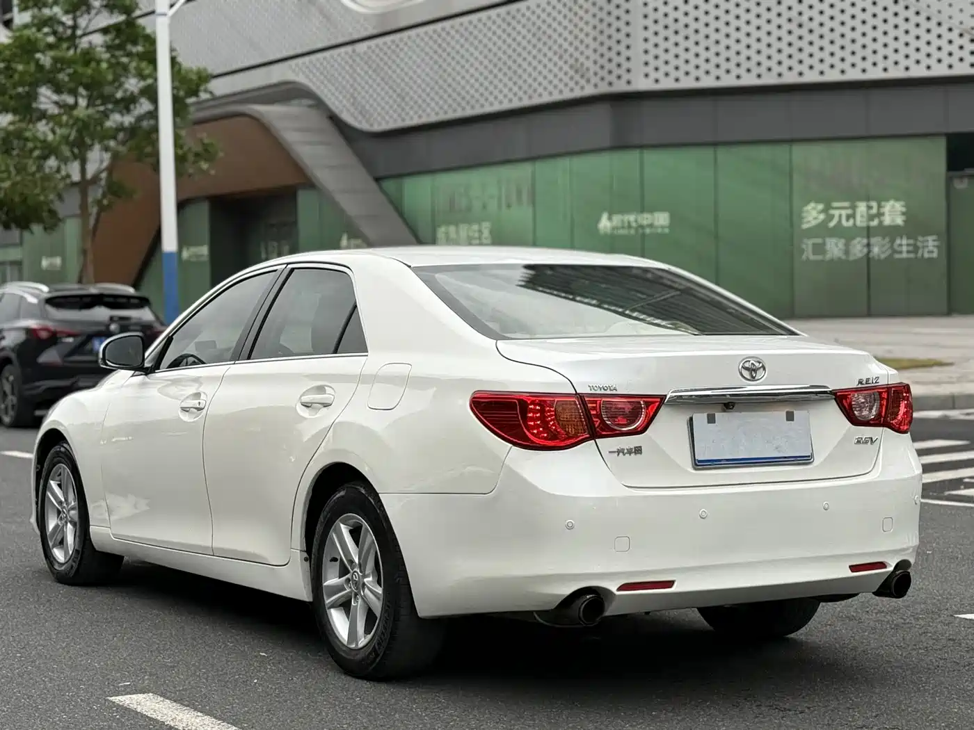 Toyota Reiz 2010 2.5V Elegance Elite Edition фото 6