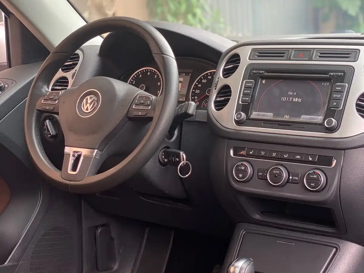 Volkswagen Tiguan 2013 1.8TSI Automatic 2WD Luxury Model фото 16