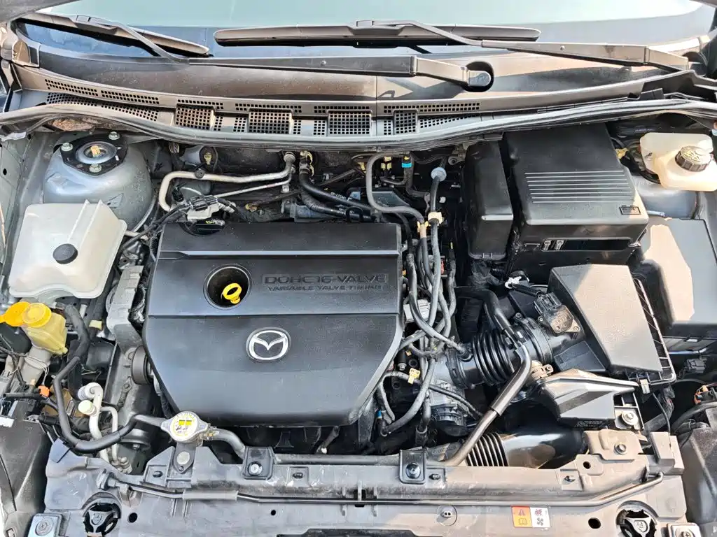 Mazda Mazda5 2012 2011 2.0L Automatic Luxury