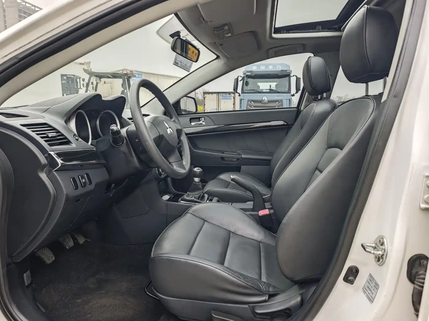 Mitsubishi Lancer EX 2013 ZhiShang Edition 1.8L Manual Luxury фото 4