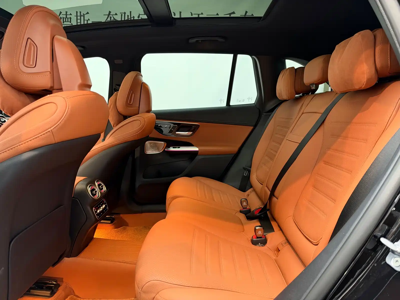 Фото 8 - Mercedes-Benz GLC
