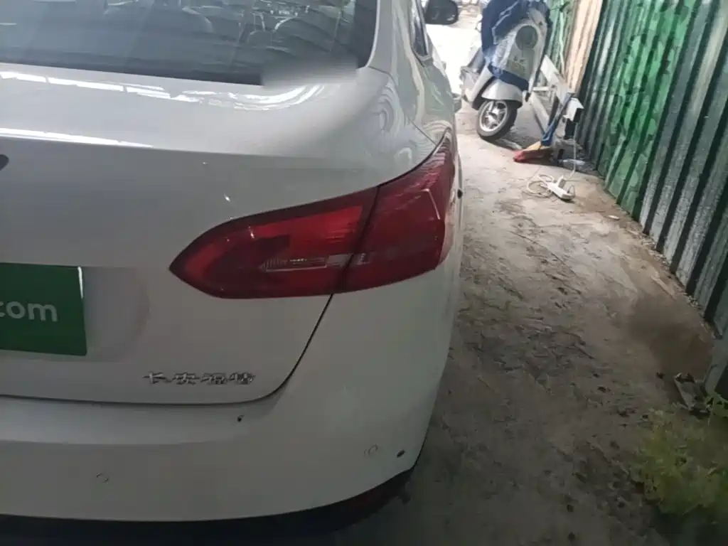 Фото 8 - Ford Focus