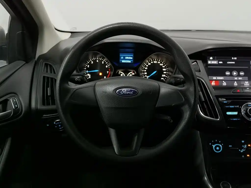 Фото 11 - Ford Focus