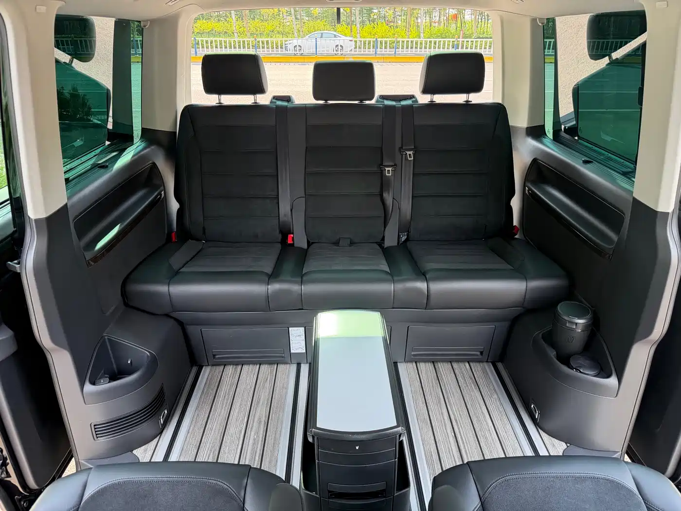 Volkswagen Multivan 2019 2018 2.0TSI 4WD Explorer Edition 7-Seater