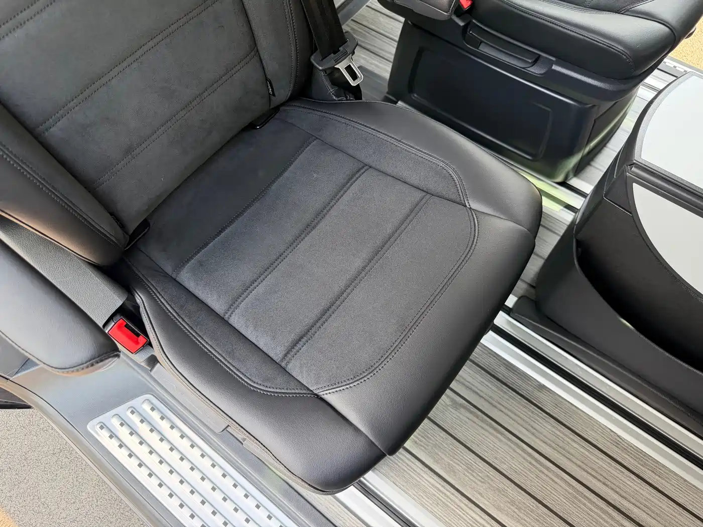 Volkswagen Multivan 2019 2018 2.0TSI 4WD Explorer Edition 7-Seater