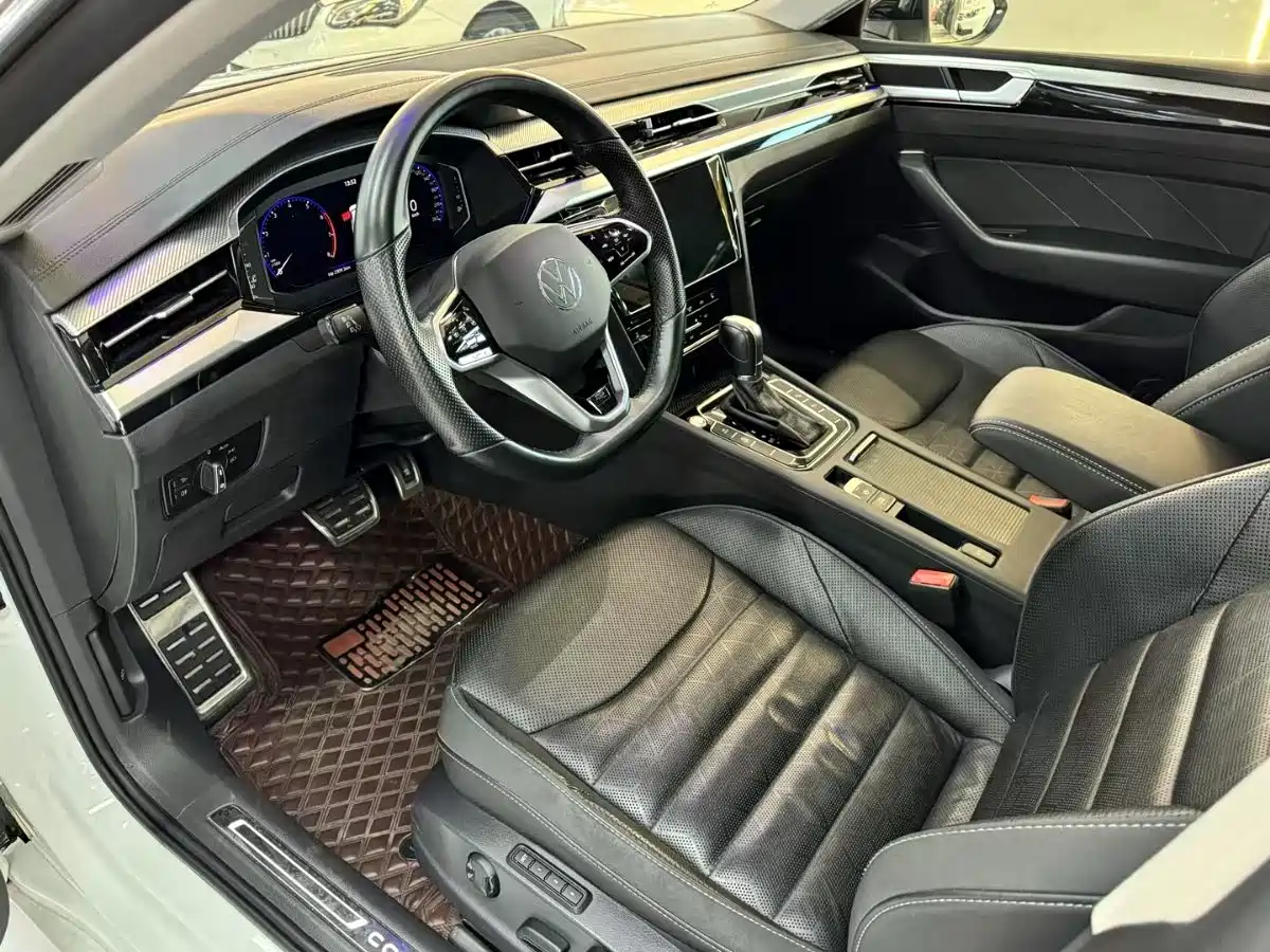 Volkswagen FAW-Volkswagen CC 2023 380TSI Eye-catching Edition фото 6