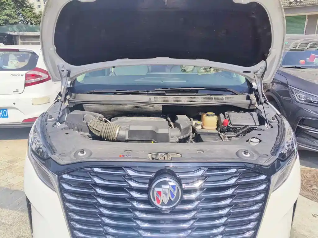 Photo 3 - Buick GL8