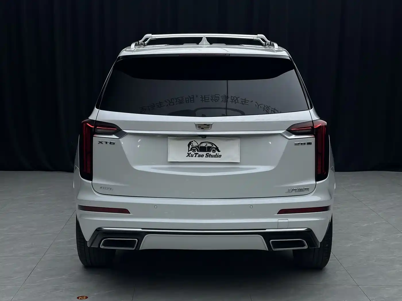 CADILLAC XT6