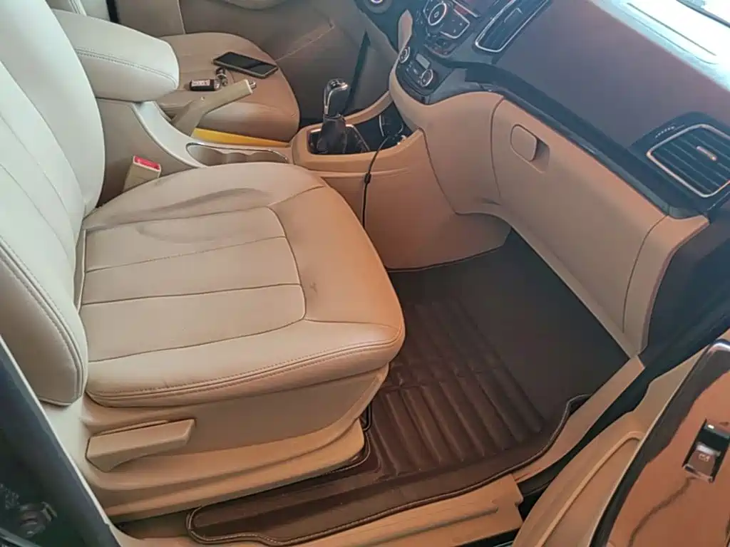 Photo 25 - Baojun 730