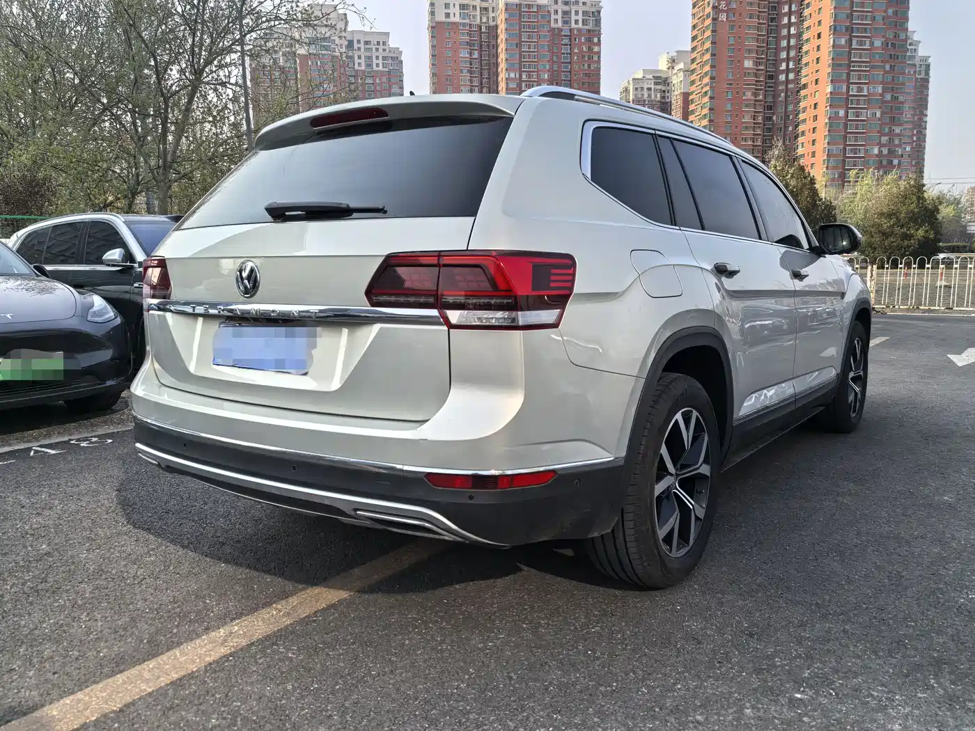Volkswagen Teramont 2019 380TSI 4WD Luxury Edition China VI фото 4
