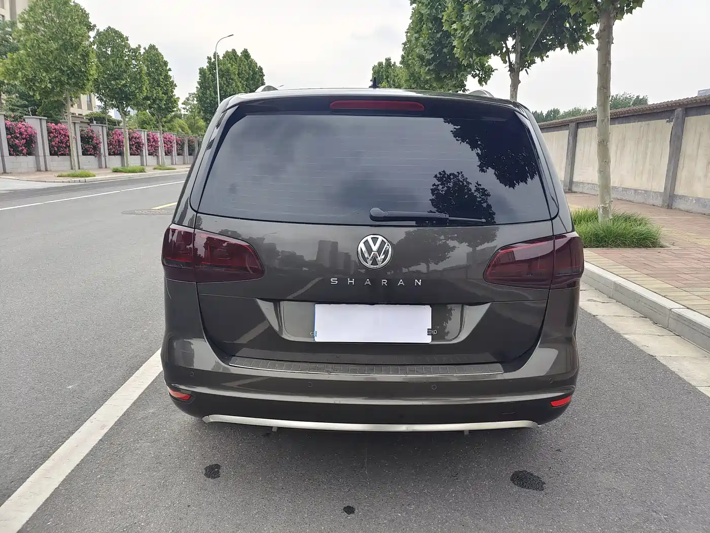 Volkswagen Sharan 2014 2.0TSI Luxury фото 15