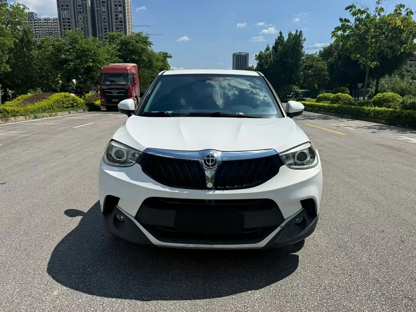 Фото 2 - Zhonghua V3