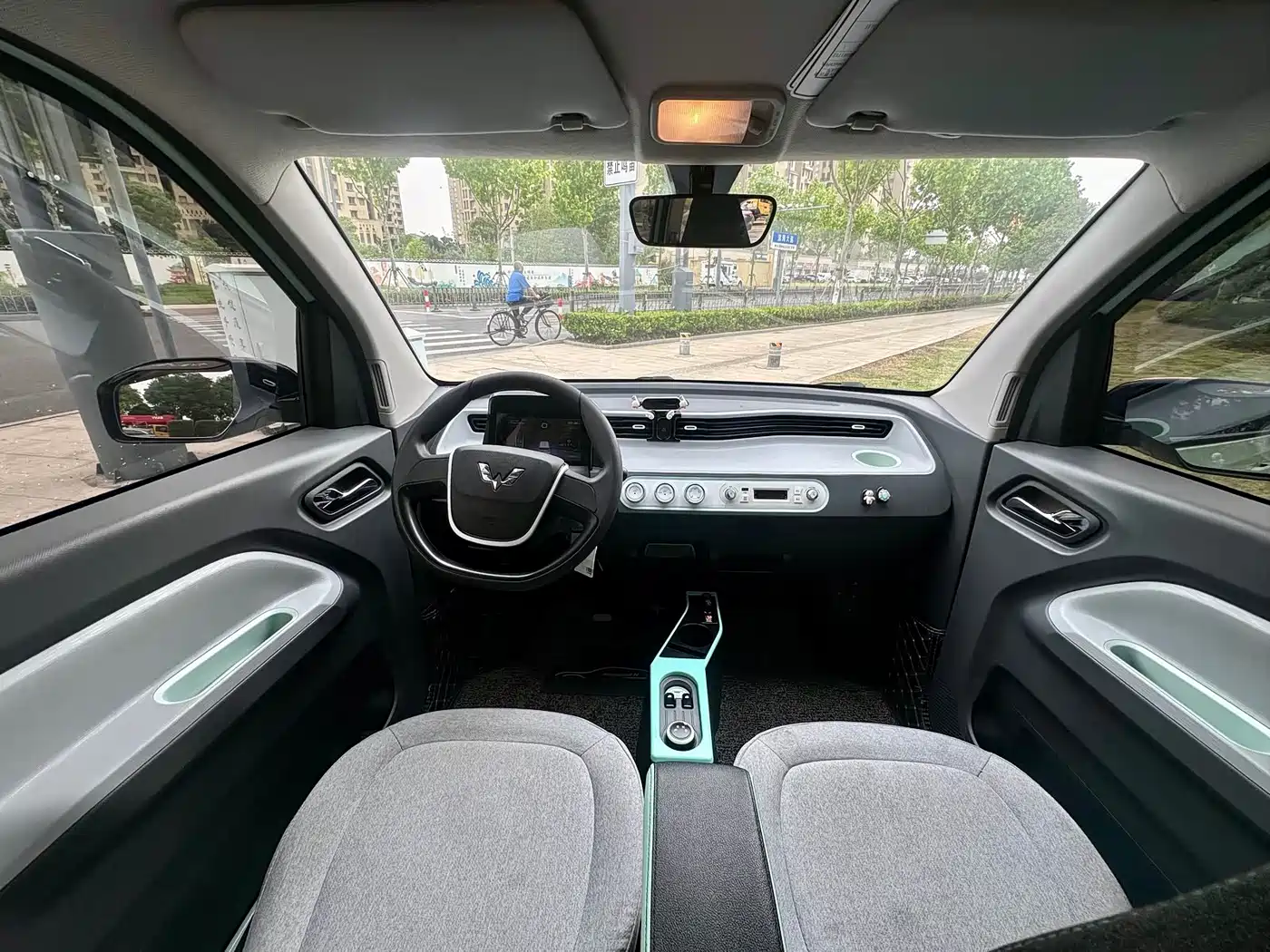 Photo 11 - Wuling Motors Hongguang MINIEV