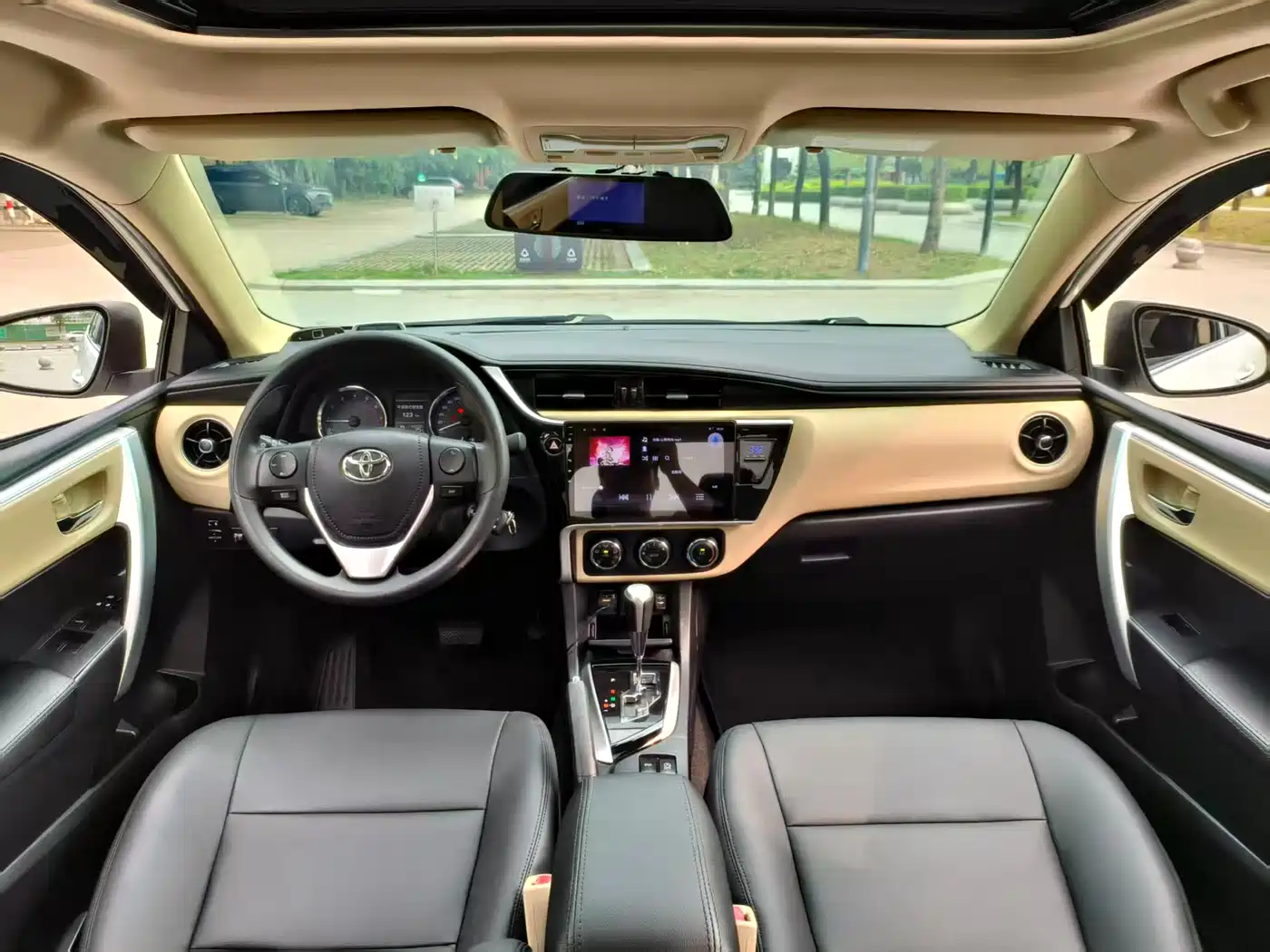 Toyota Corolla 2017 Facelift 1.2T S-CVT GL-i фото 8