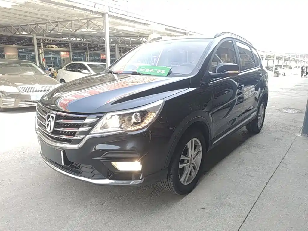 Baojun 560 2017 2017 1.5T Manual Comfort 7-seater