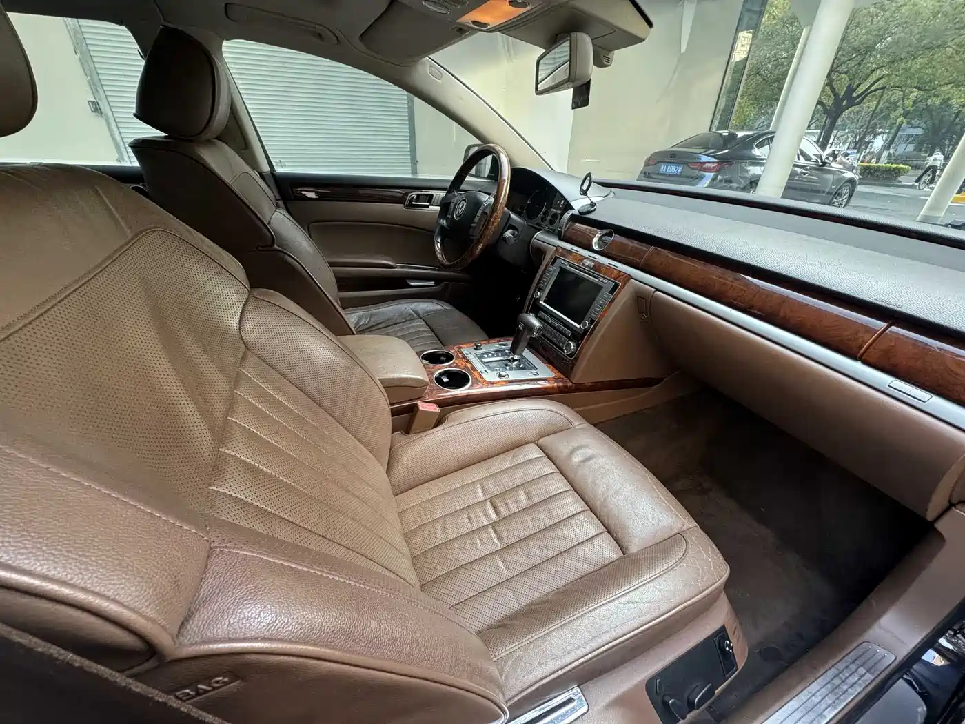 Volkswagen Phaeton 2011 3.6L V6 5-Seater Extended Comfort фото 7