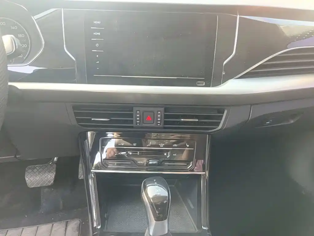 Photo 13 - Volkswagen Passat