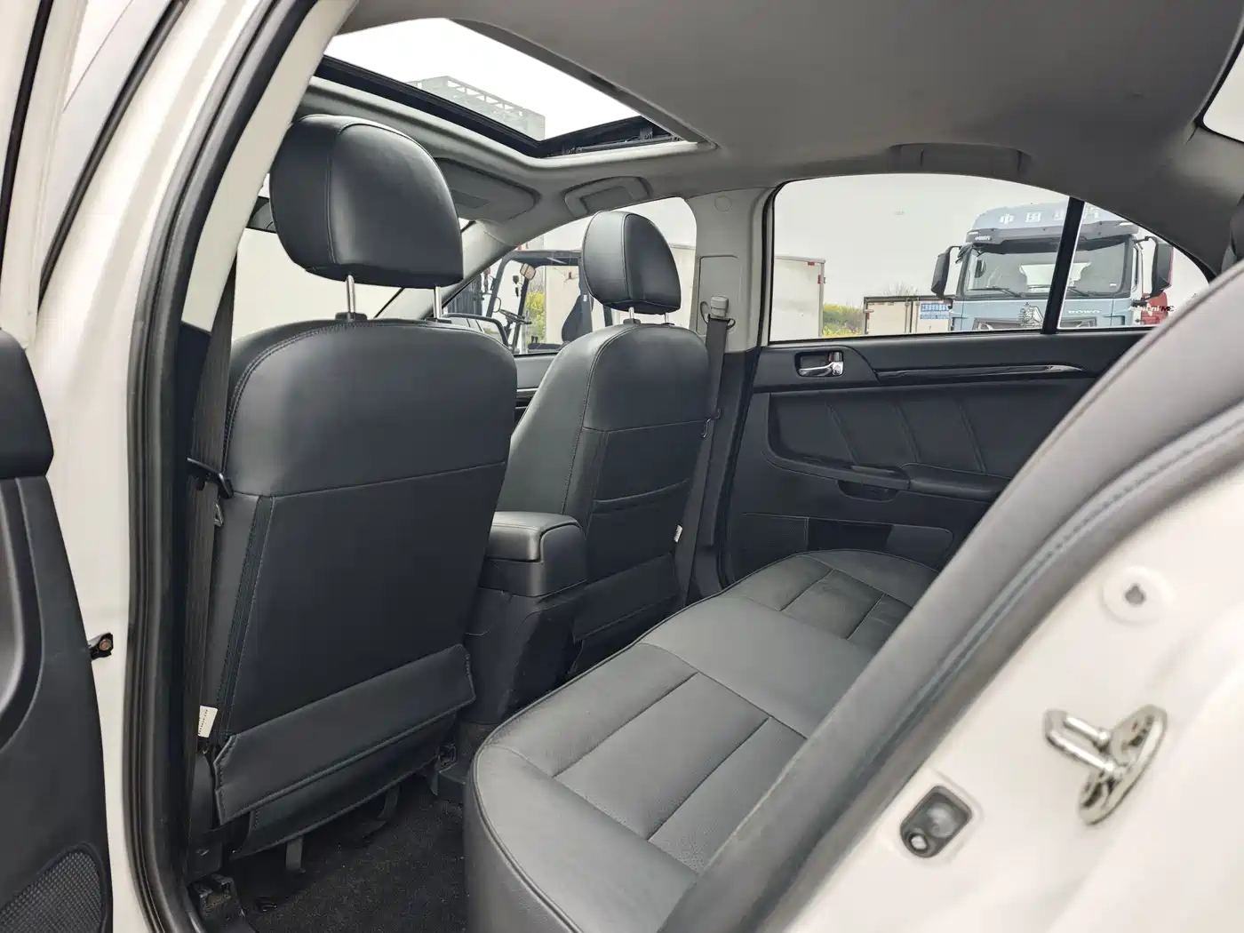 Mitsubishi Lancer EX 2013 ZhiShang Edition 1.8L Manual Luxury фото 5