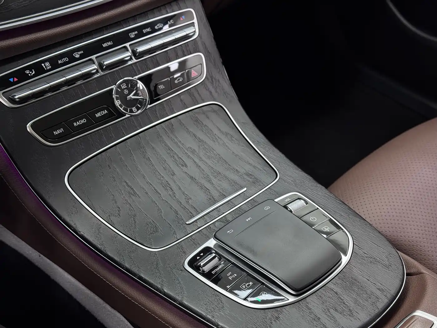 Mercedes-Benz E-Class 2020 E 300 L Sport Luxury Model фото 24