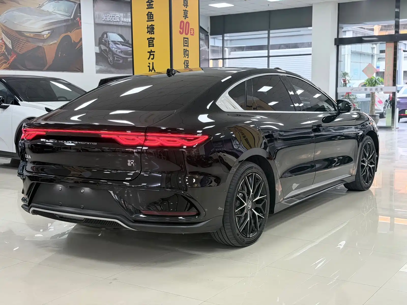 Фото 4 - BYD Han