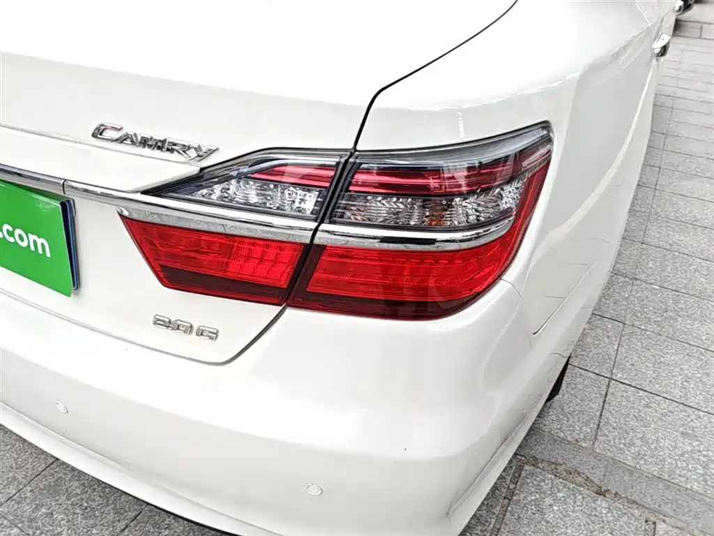 Toyota Camry 2016 2.0G 10th Anniversary Leading Edition фото 8