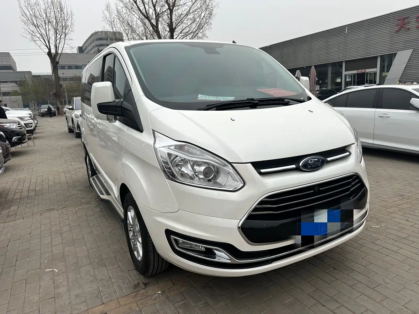 صورة 3 - Ford Tourneo