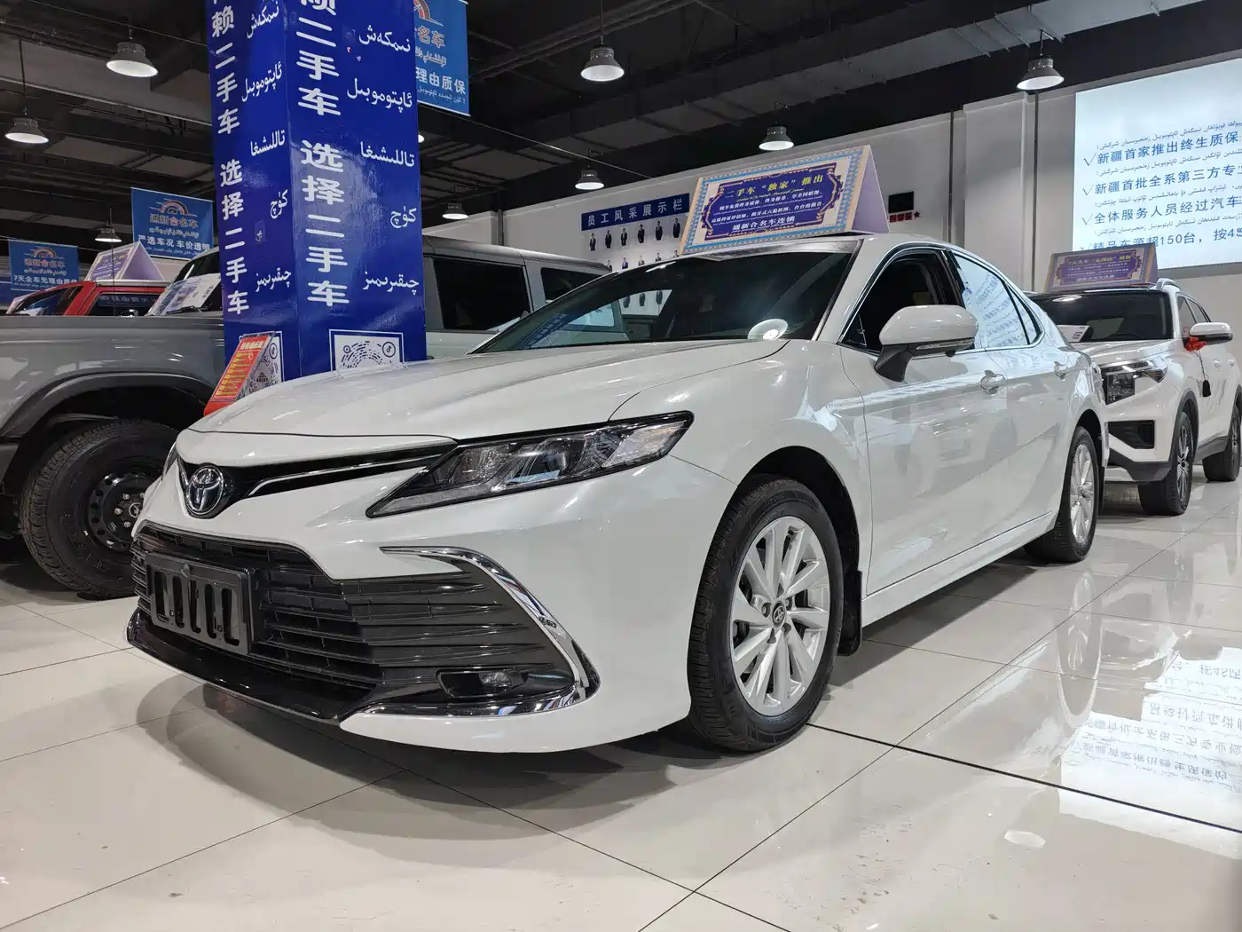TOYOTA CAMRY