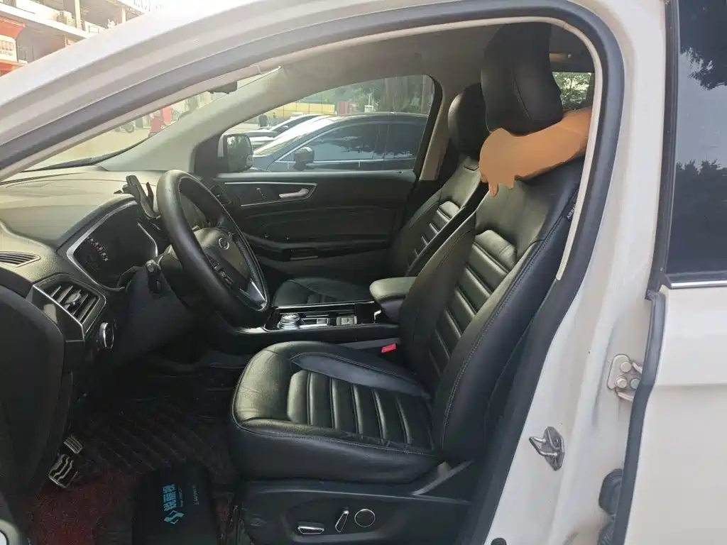 Фото 8 - Ford Edge