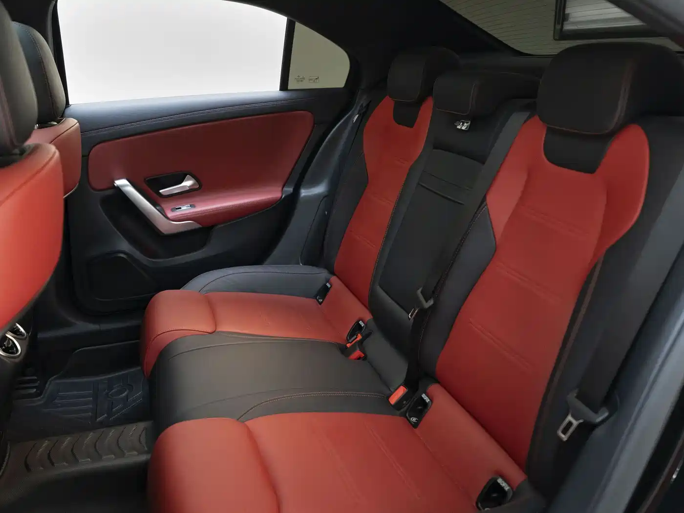 Mercedes-Benz A-Class AMG 2022 AMG A 35 L 4MATIC фото 7