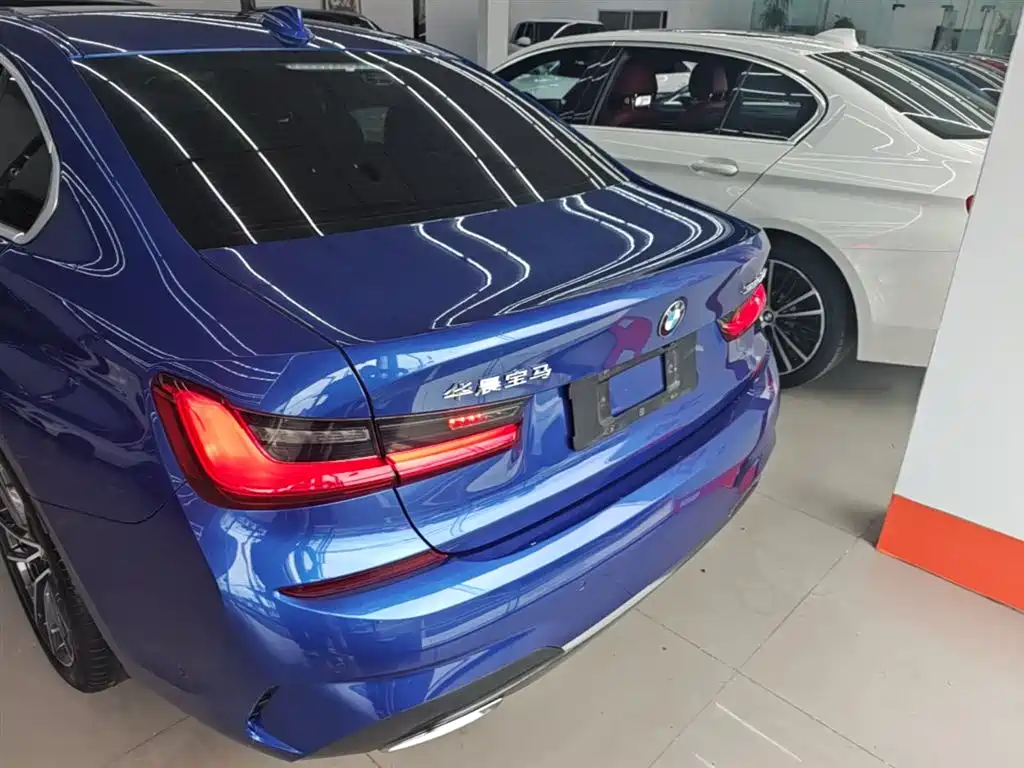 BMW 3-SERIES