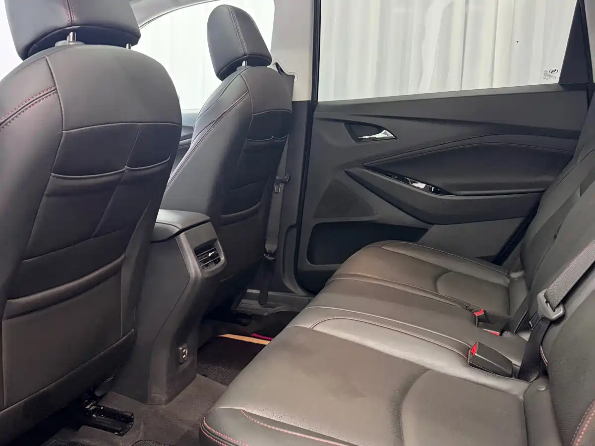 Chevrolet Volando 2023 2020 Mild Hybrid Redline 530T Automatic Premium Edition (5+2 seater)