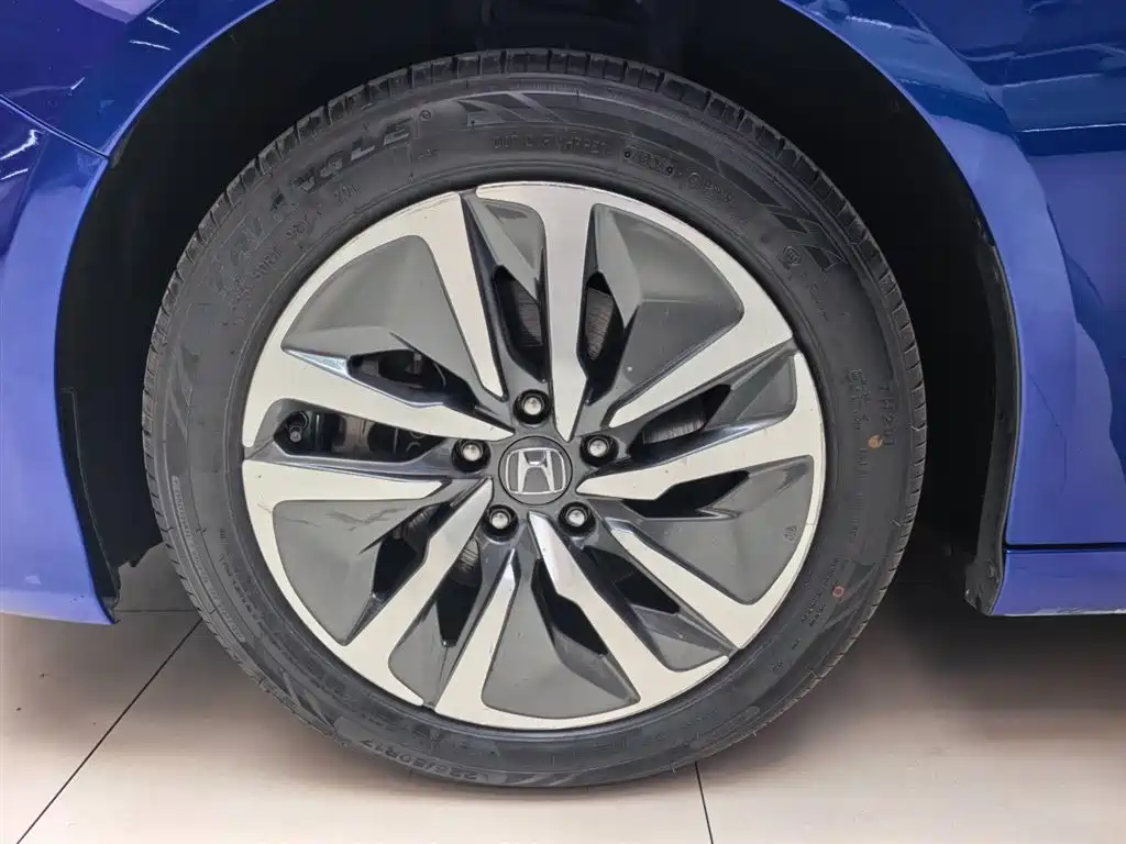 Фото 20 - Honda Accord