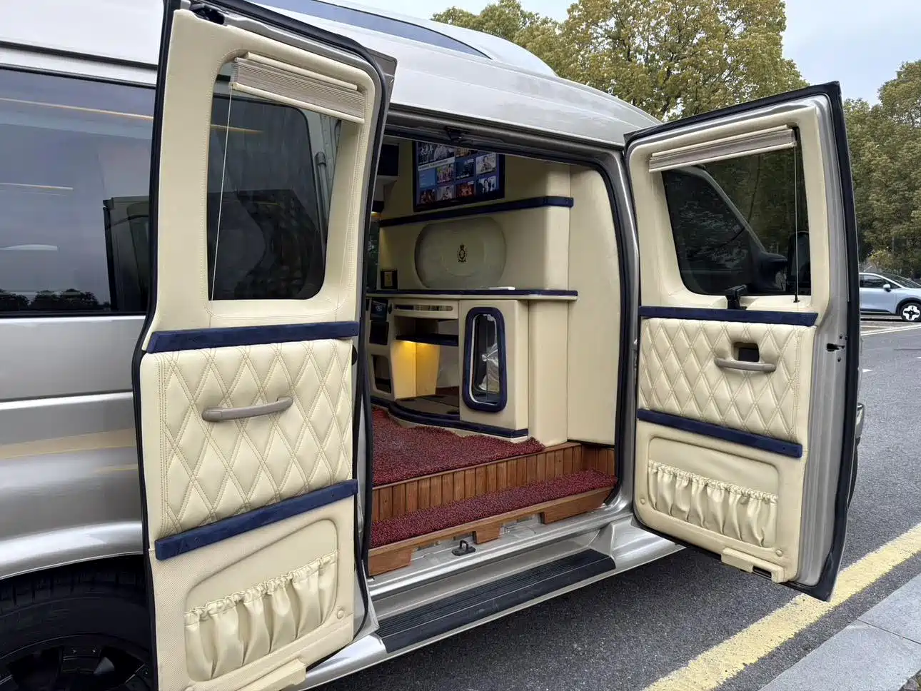 Ford E350 2012 2011 5.4L Standard Yacht Edition