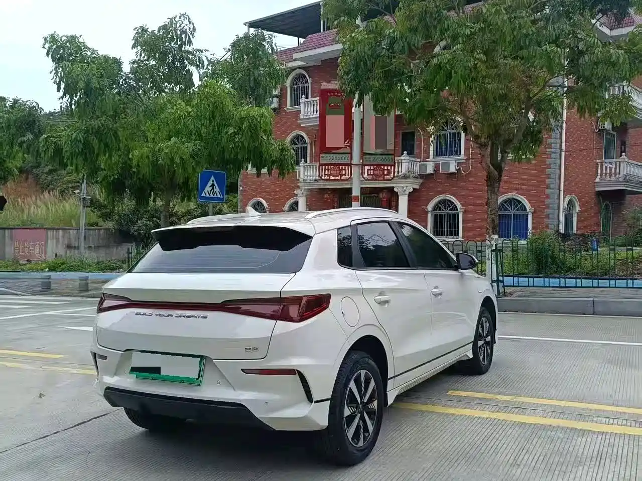 Фото 9 - BYD e2