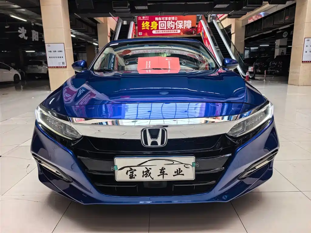 Фото 2 - Honda Accord