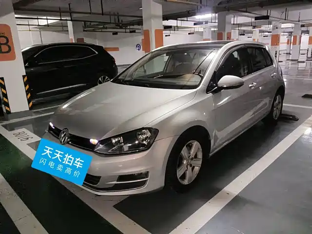 Volkswagen Golf 2015 1.4TSI Manual Comfort — фото 1