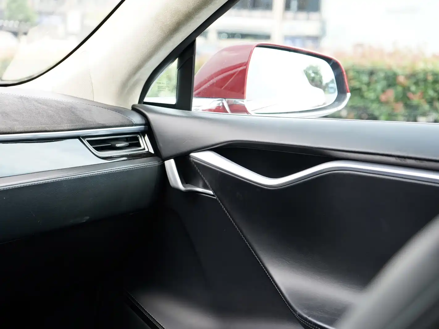 Photo 9 - Tesla Model S